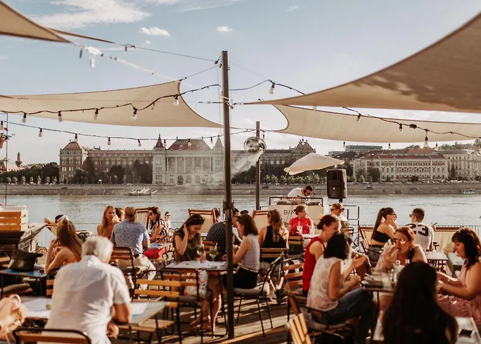 Bakats Square Premium With Ac Apartment *