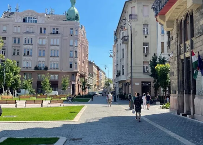 Bakats Square Premium With Ac