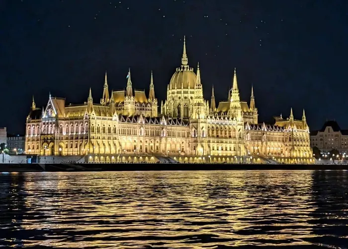 Bakats Square Premium With Ac Budapest