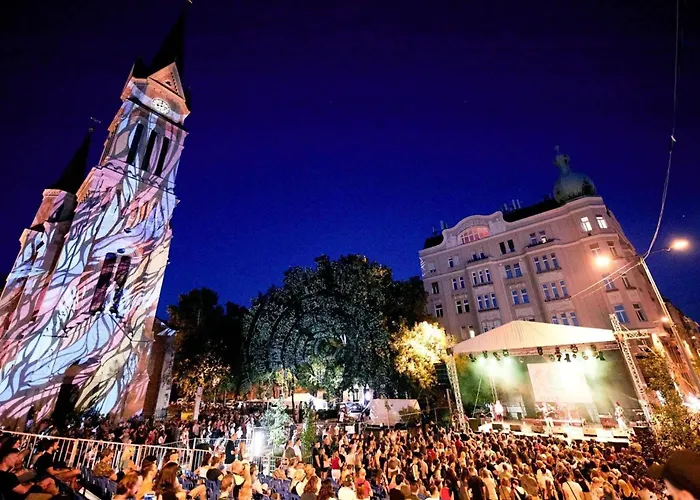 Bakats Square Premium With Ac Budapest