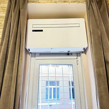 Bakats Square Premium With Ac Apartment Budapest