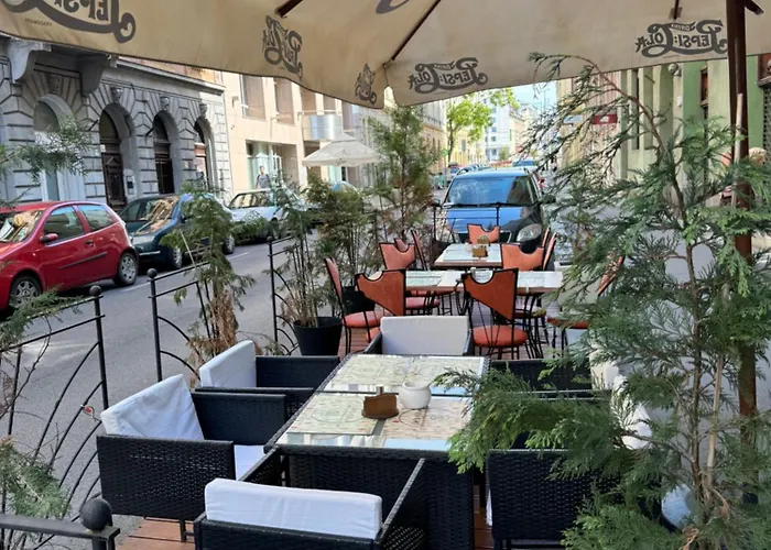 Appartamento Bakats Square Premium With Ac